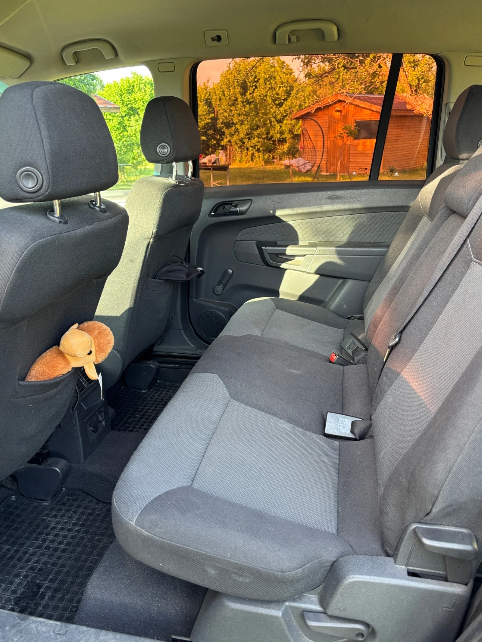Opel Zafira 1.9 CDTI 120hp, снимка 8 - Автомобили и джипове - 54982412