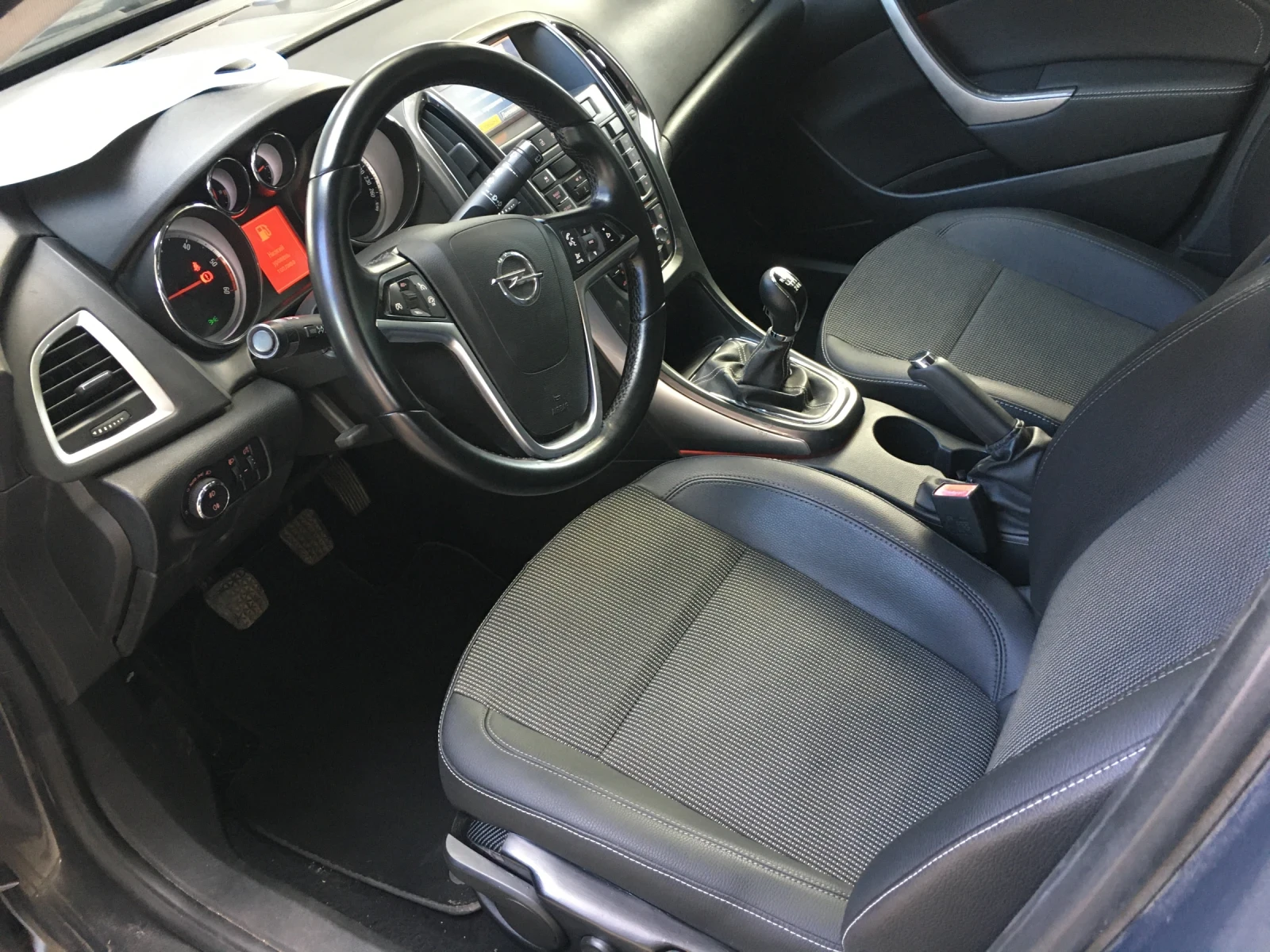 Opel Astra 1.7CDTI 130k.c. , снимка 16 - Автомобили и джипове - 55038602