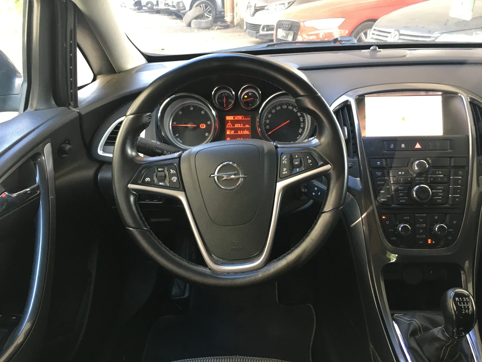 Opel Astra 1.7CDTI 130k.c. , снимка 10 - Автомобили и джипове - 55038602