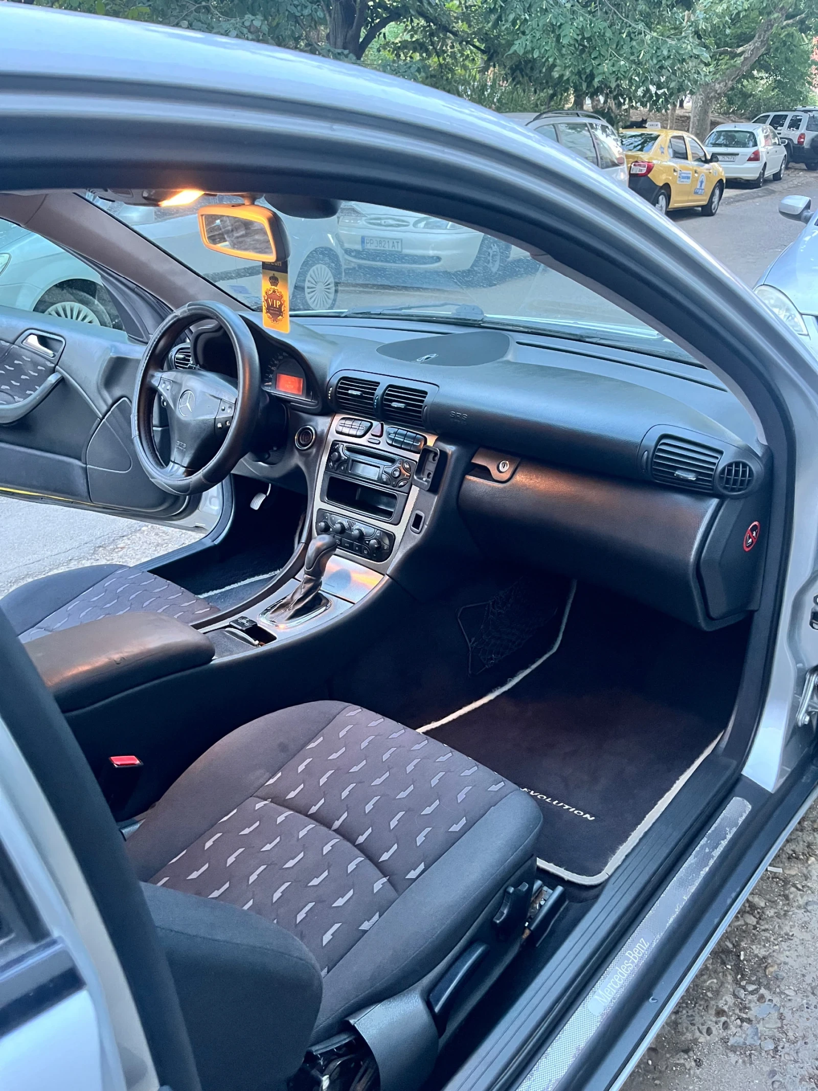 Mercedes-Benz C 220, снимка 8 - Автомобили и джипове - 55581699