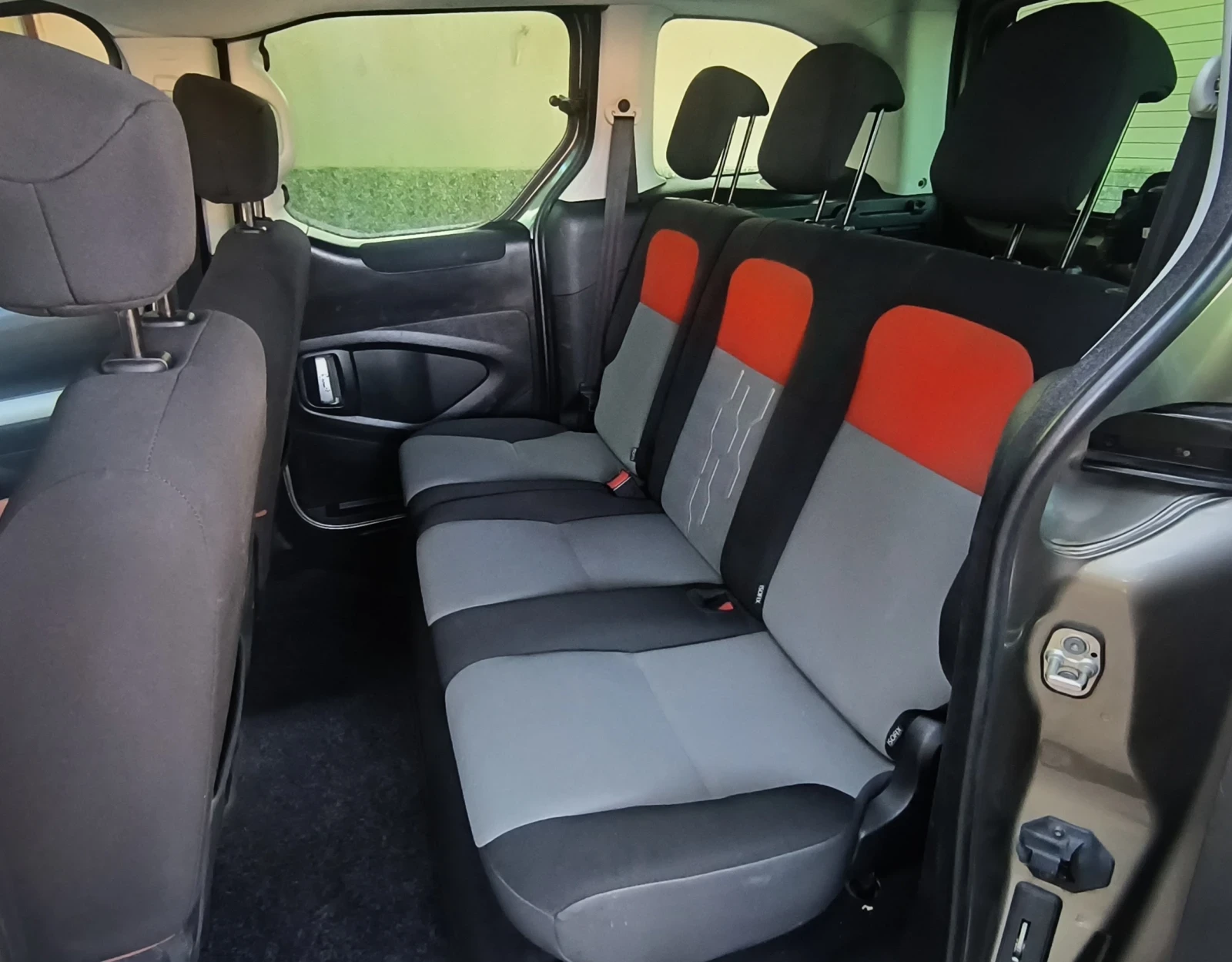 Peugeot Partner Outdoor BlueHDi 6 СКОРОСТИ, снимка 7 - Автомобили и джипове - 55667250