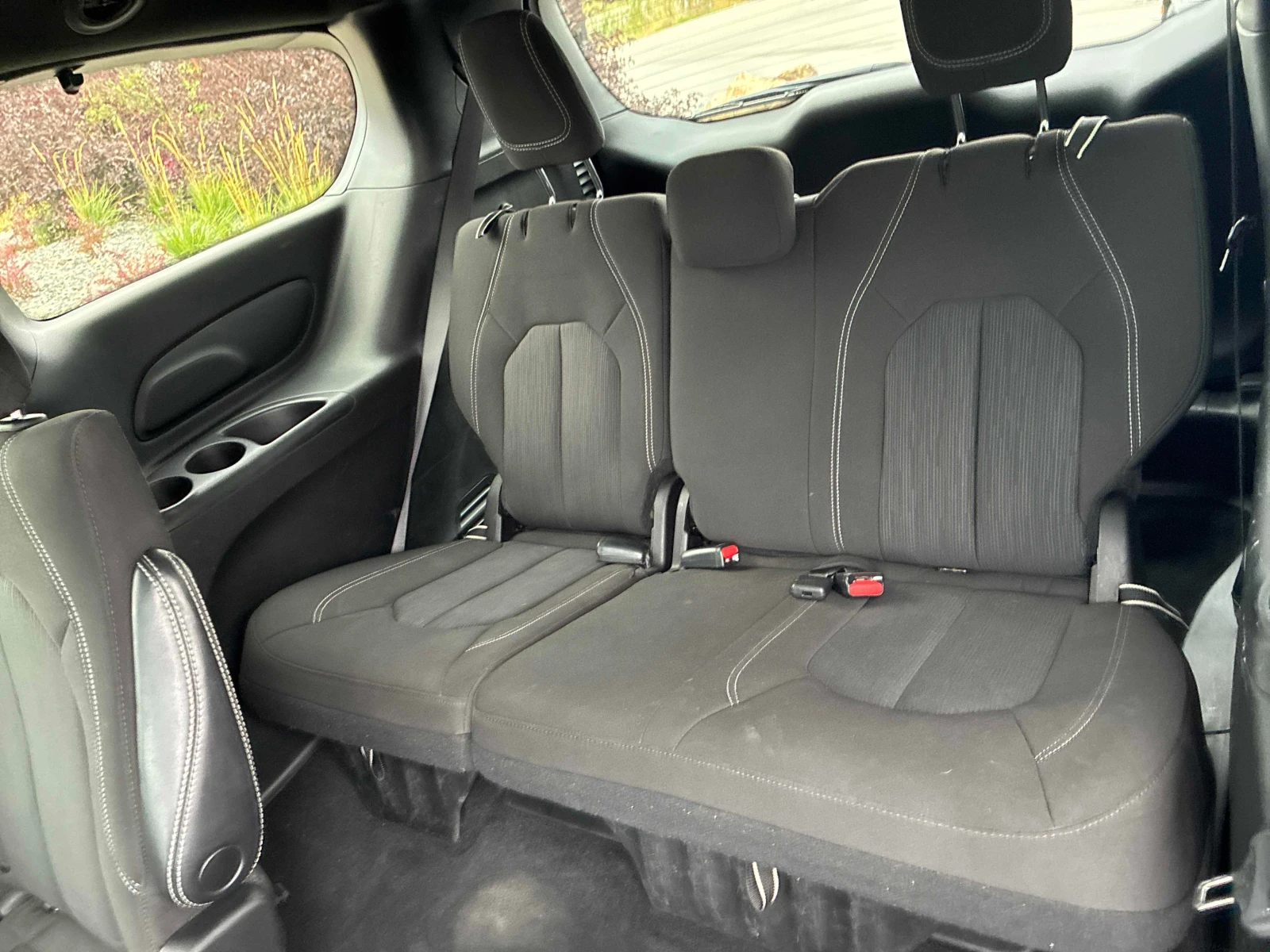 Chrysler Pacifica * Touring * CARFAX * ОПЦИЯ ЗА ФИНАНСИРАНЕ, снимка 11 - Автомобили и джипове - 56116558