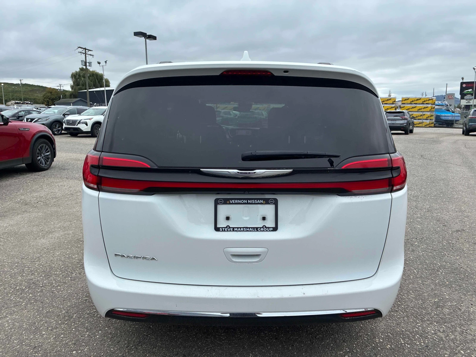 Chrysler Pacifica * Touring * CARFAX * ОПЦИЯ ЗА ФИНАНСИРАНЕ, снимка 17 - Автомобили и джипове - 56116558