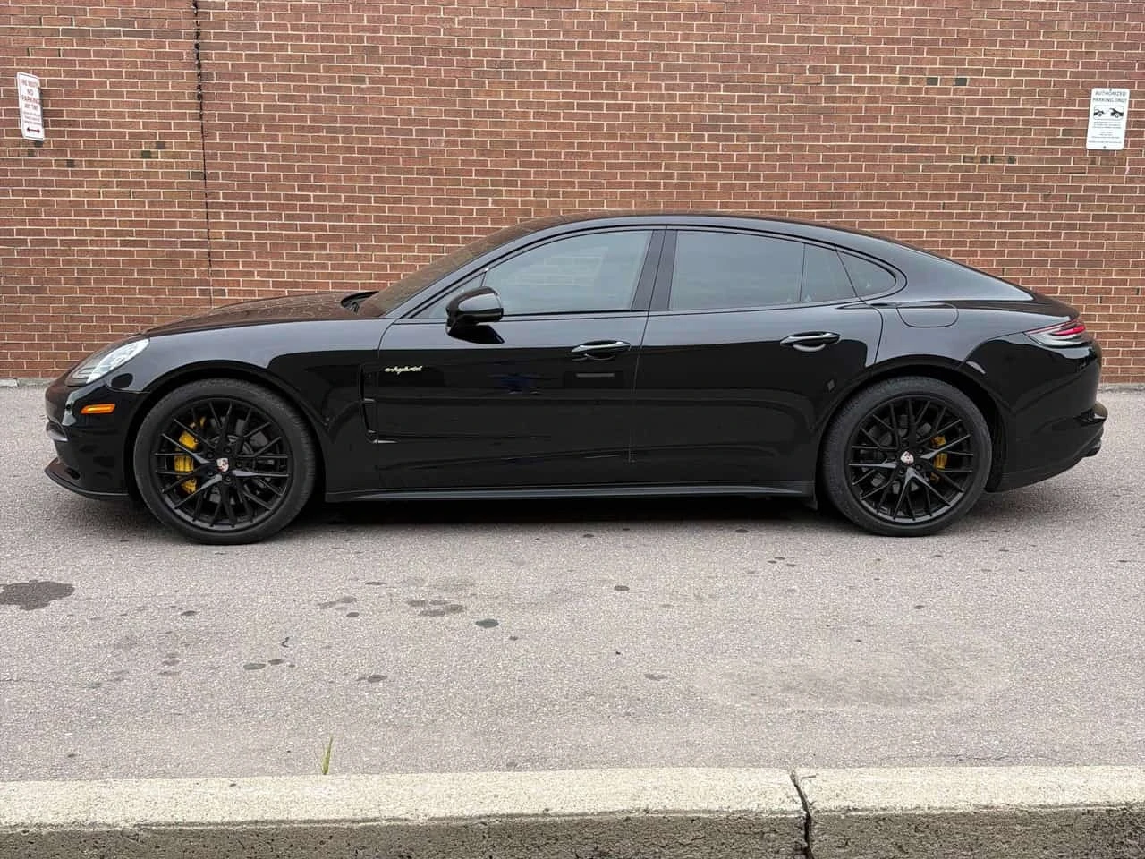 Porsche Panamera  4 E Hybrid / HUD / Matrix / Bose / Carfax, снимка 2 - Автомобили и джипове - 56252972