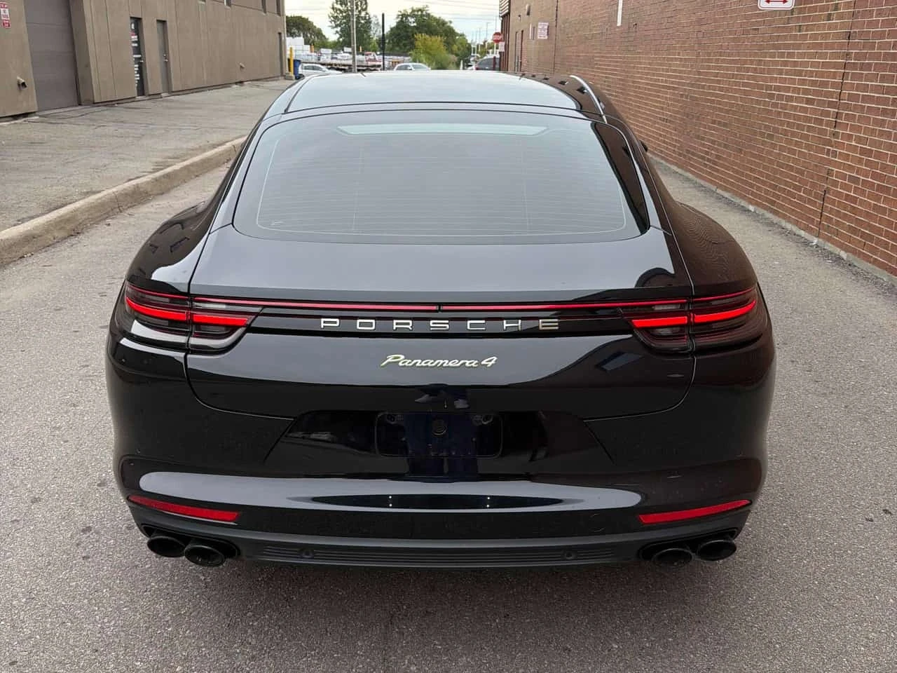Porsche Panamera  4 E Hybrid / HUD / Matrix / Bose / Carfax, снимка 4 - Автомобили и джипове - 56252972
