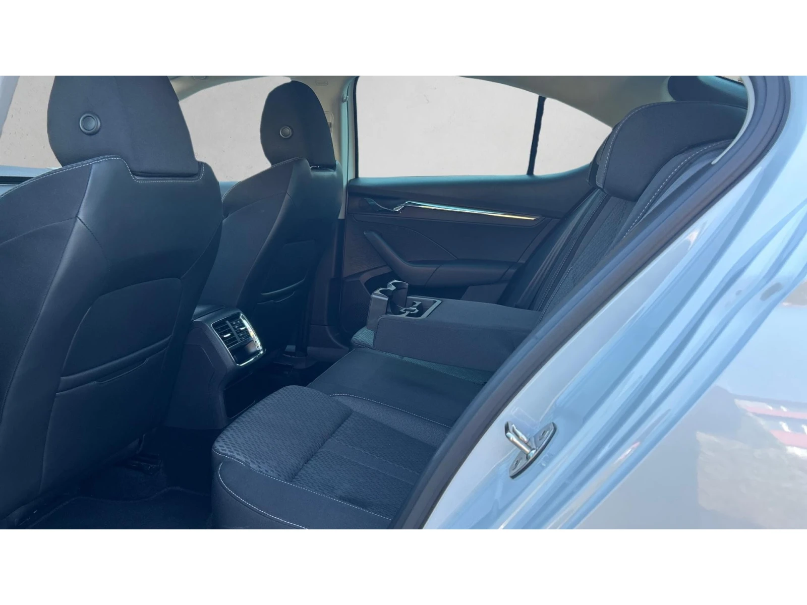 Skoda Octavia 1.5 TSi STYLE  M/T, ������� ������ �� 222   | Mobile.bg � ����������� 10