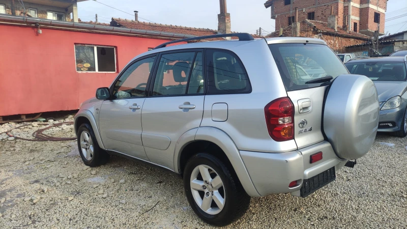 Toyota Rav4 2.0 D-4D FACELIFT, снимка 6 - Автомобили и джипове - 49303139