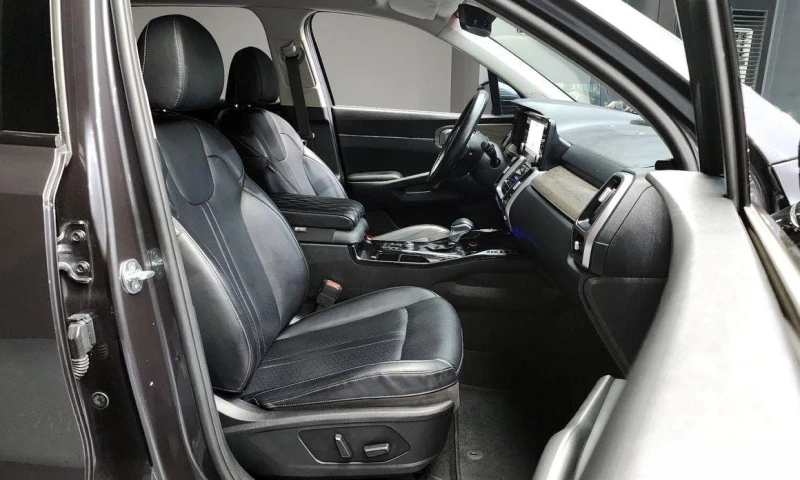 Kia Sorento, снимка 11 - Автомобили и джипове - 51957647