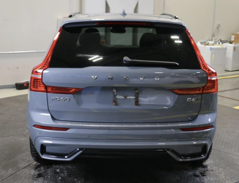 Volvo XC60 B6* R* DESIGN* HARMON* KARDON* LANE* ASSIST* МЪРТВ, снимка 5 - Автомобили и джипове - 53324047