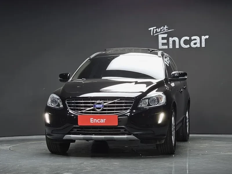 Volvo XC60 D3 2.0L, снимка 3 - Автомобили и джипове - 55562151