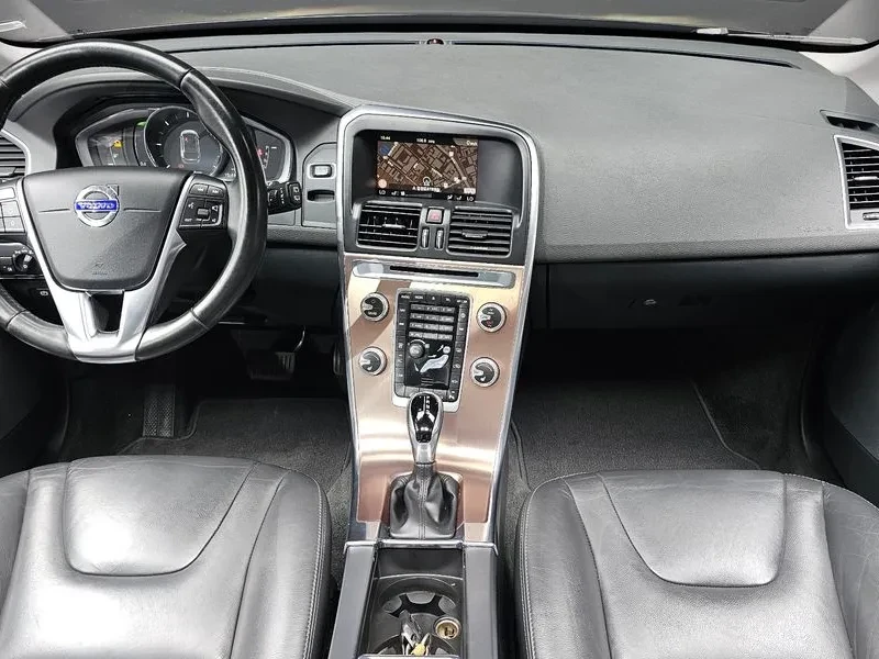 Volvo XC60 D3 2.0L, снимка 7 - Автомобили и джипове - 55562151