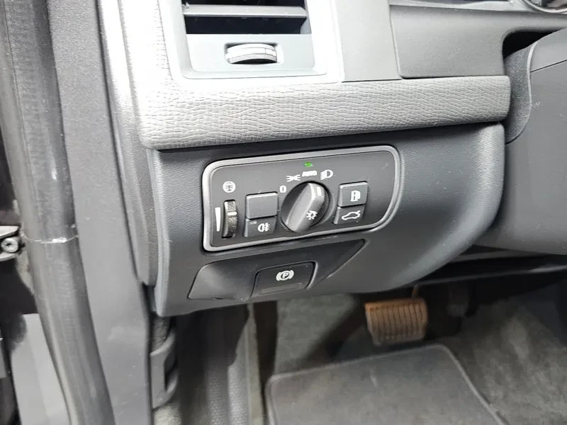 Volvo XC60 D3 2.0L, снимка 17 - Автомобили и джипове - 55562151