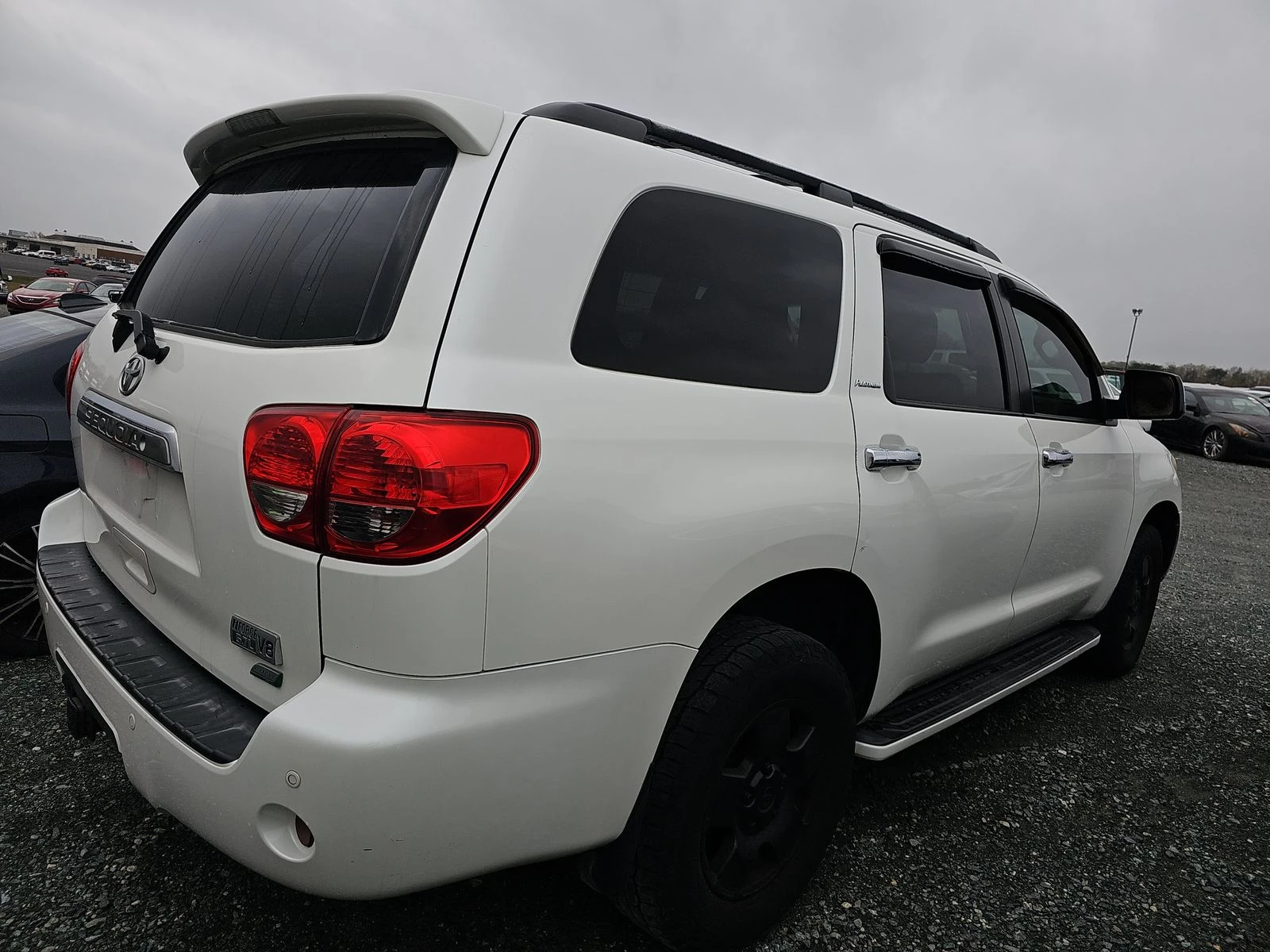 Toyota Sequoia 5.7 PLATINUM* JBL* ПЕРФЕКТЕН ЗА ГАЗ* БЕЗ АНАЛОГ - изображение 5