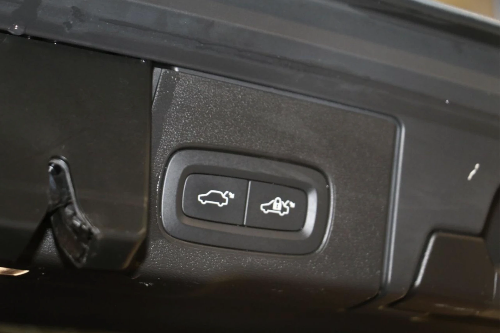 Volvo XC60 B6* R* DESIGN* HARMON* KARDON* LANE* ASSIST* ����� | Mobile.bg � ����������� 17