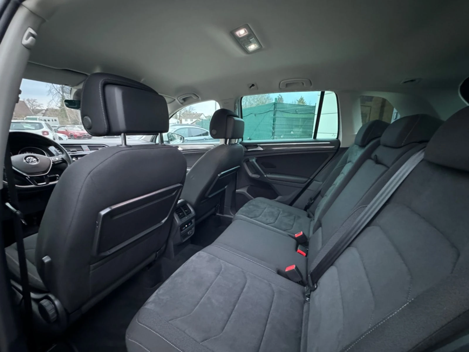 VW Tiguan, снимка 10 - Автомобили и джипове - 54285667