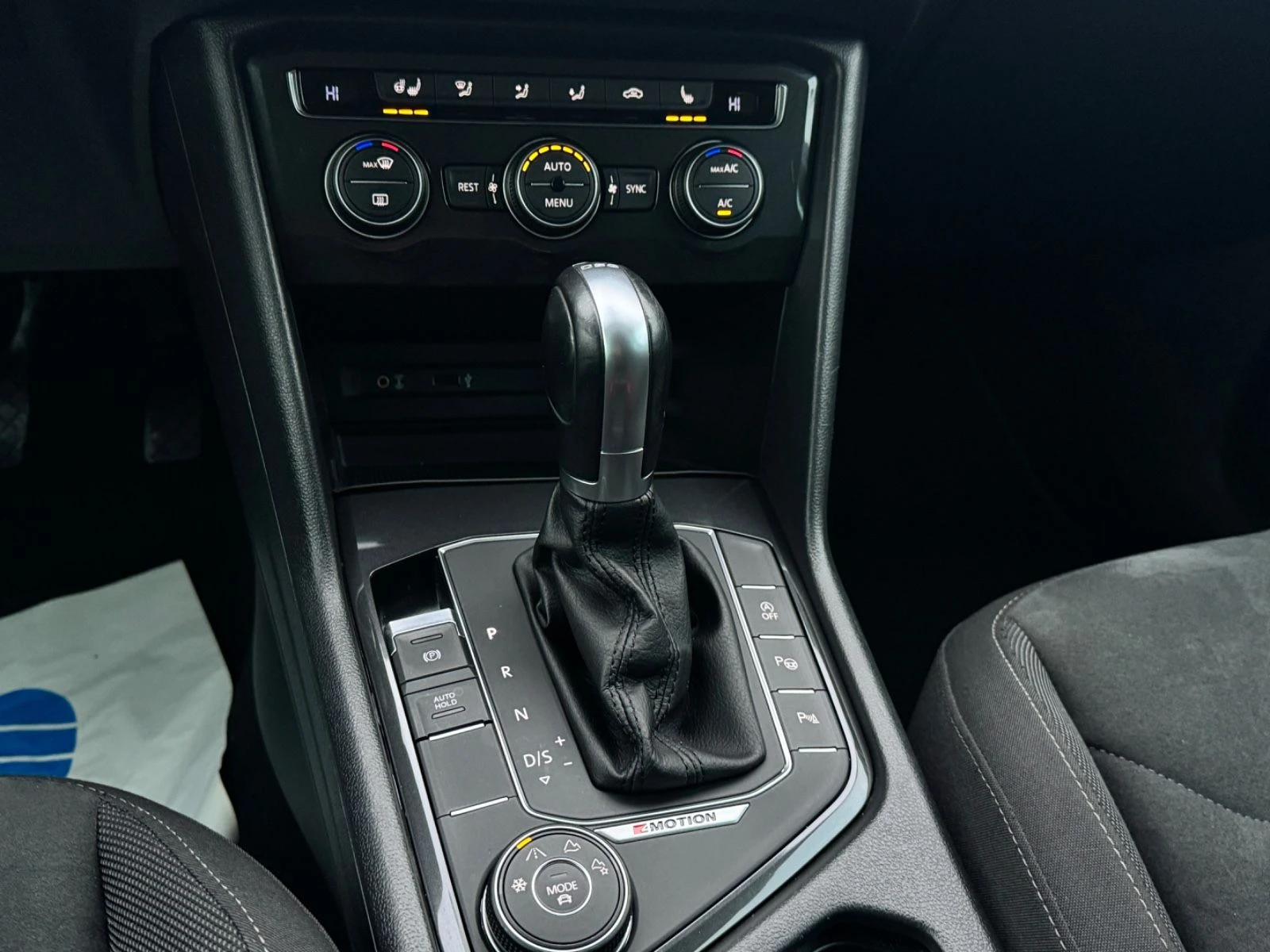 VW Tiguan, снимка 4 - Автомобили и джипове - 54285667