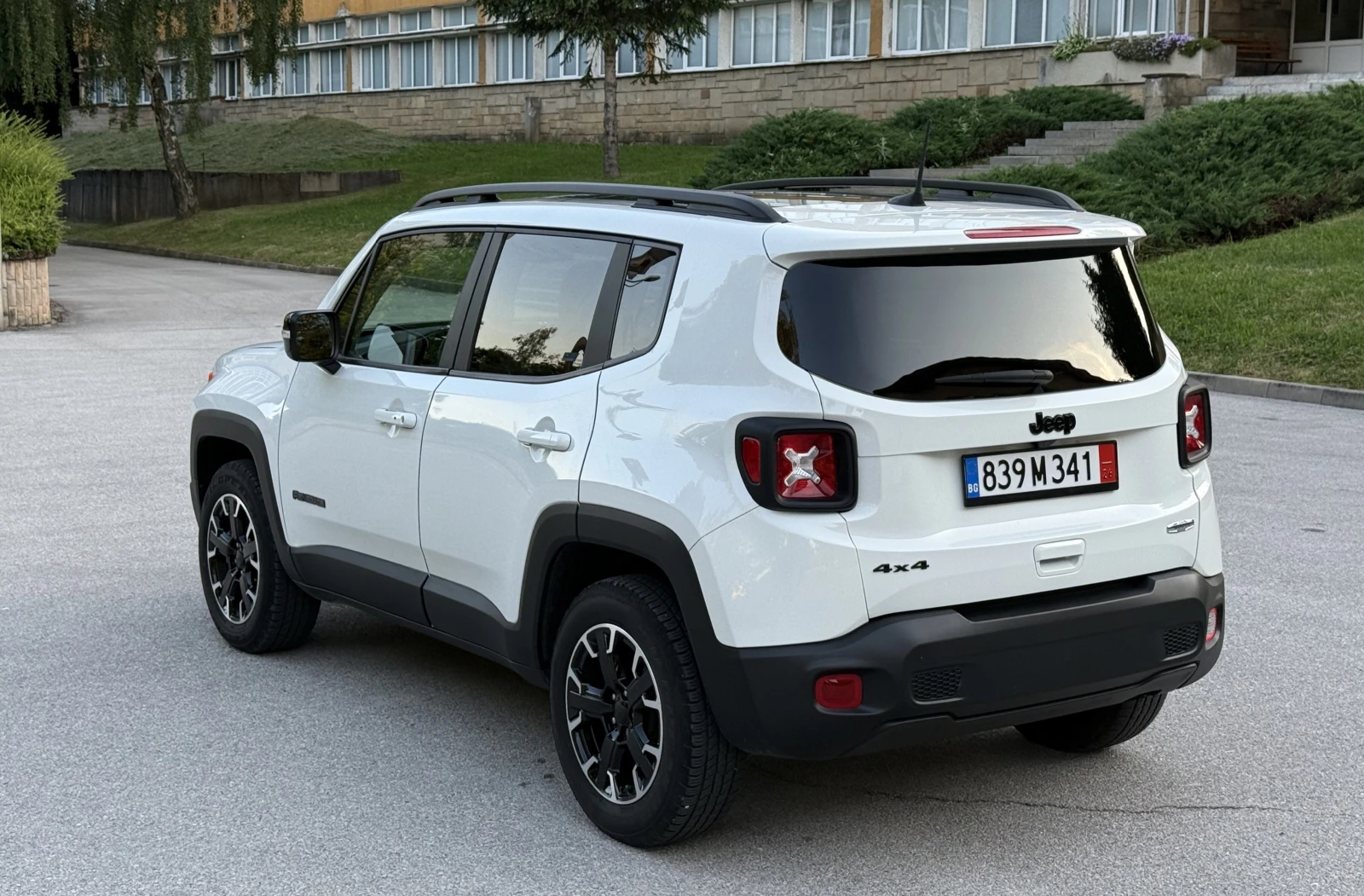 Jeep Renegade 4x4 benzin avtomat, снимка 3 - Автомобили и джипове - 54887025