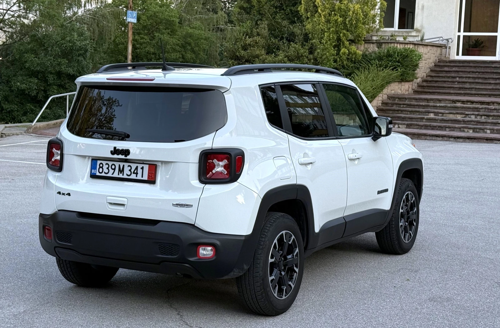 Jeep Renegade 4x4 benzin avtomat, снимка 2 - Автомобили и джипове - 54887025