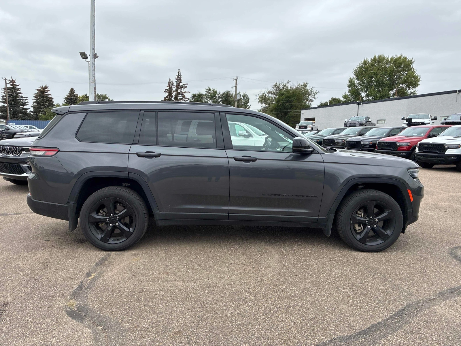 Jeep Grand cherokee Limited* CARFAX* АВТОКРЕДИТ БЕЗ ПЪРВОНАЧАЛНА ВНОСК, снимка 3 - Автомобили и джипове - 56128170