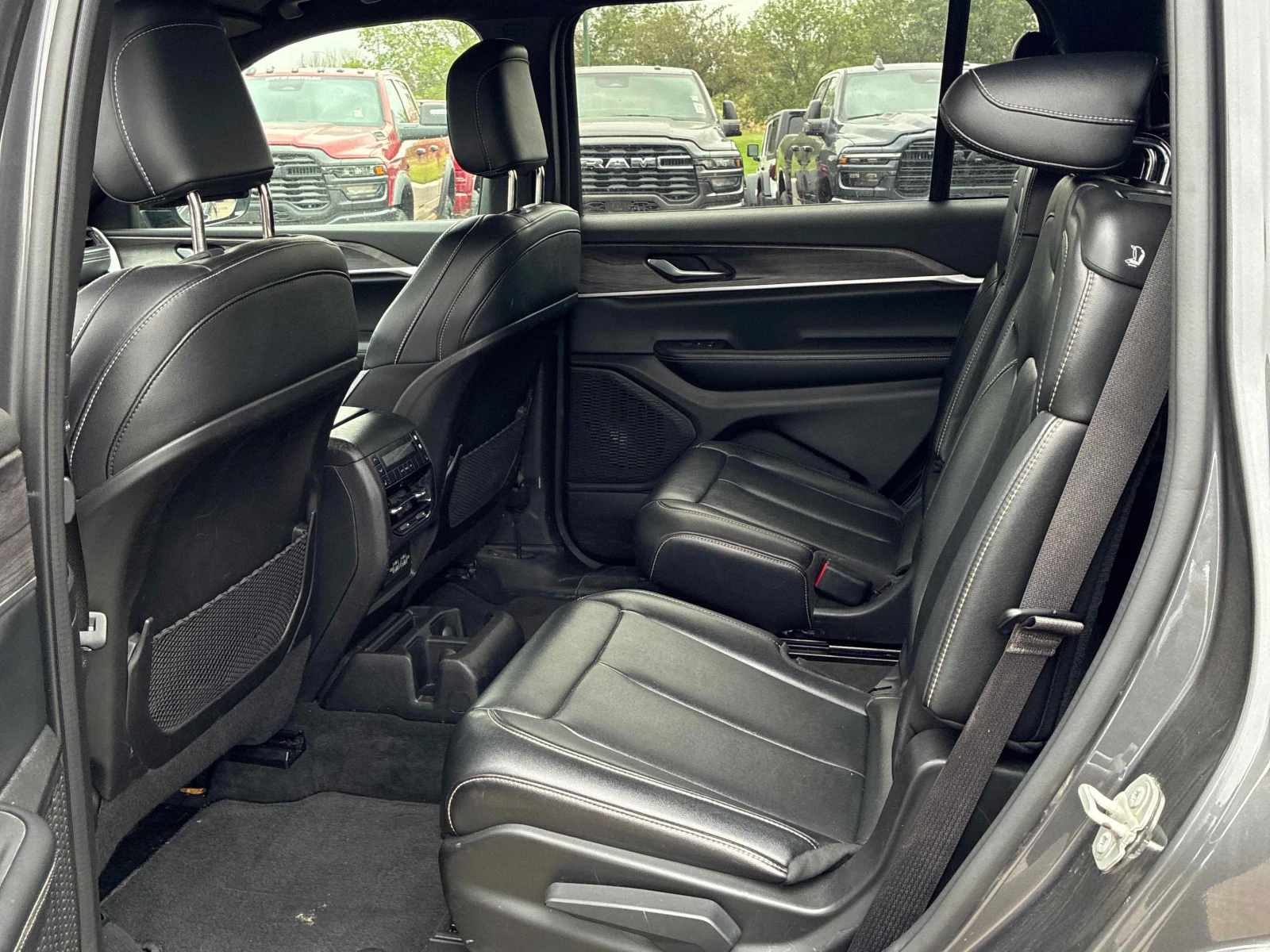 Jeep Grand cherokee Limited* CARFAX* АВТОКРЕДИТ БЕЗ ПЪРВОНАЧАЛНА ВНОСК, снимка 15 - Автомобили и джипове - 56128170
