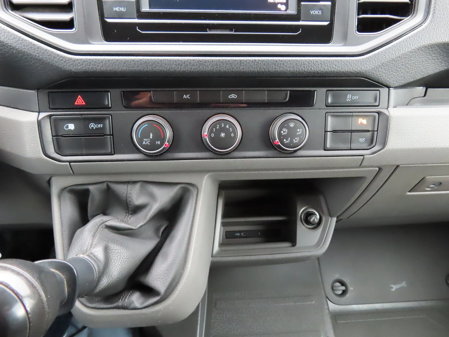 VW Crafter 35 Kasten M TDI 11.3 m3 предно - изображение 10