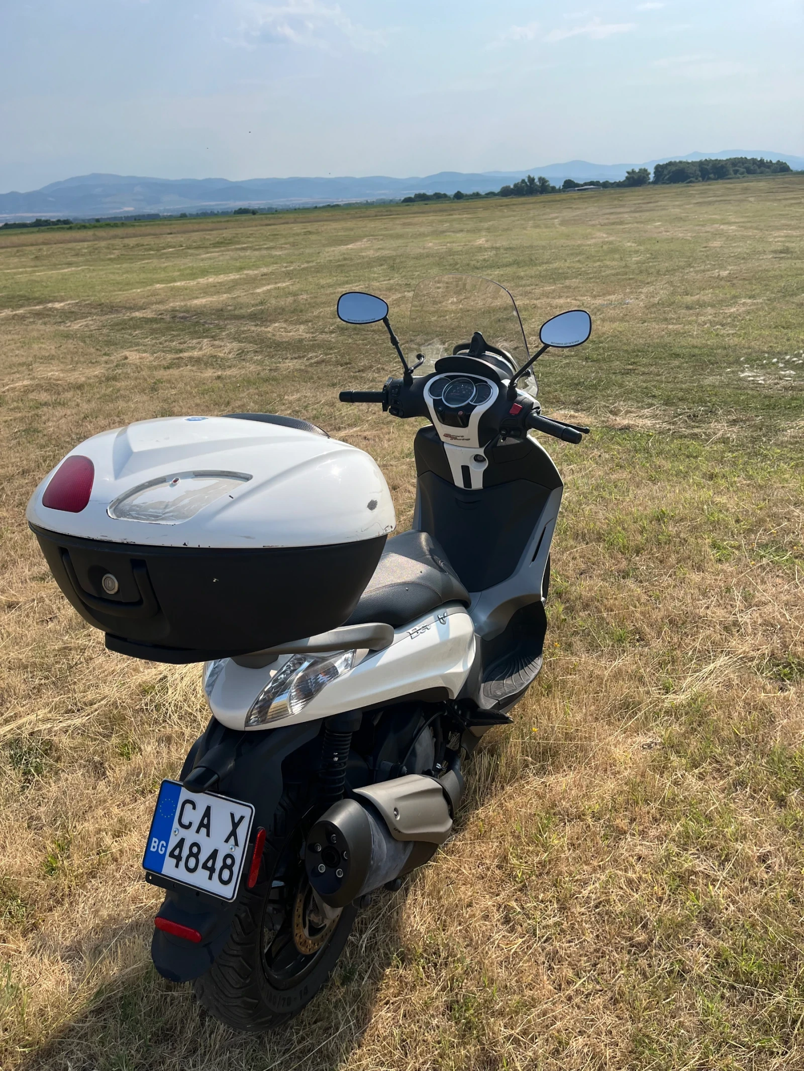 Piaggio Beverly 2015 ABS ASR 350ie - изображение 9