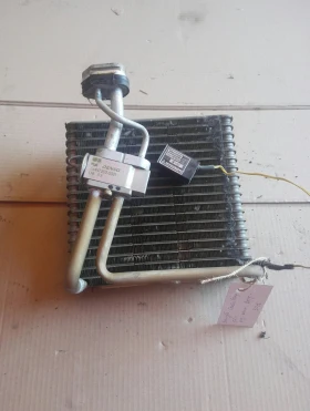 Радиатор климатик вътрешен Мицубиши Спейс Стар 02г.