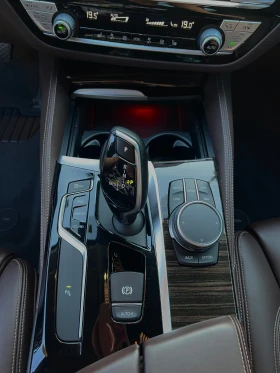 BMW 520 xDrive Luxury Line, снимка 10