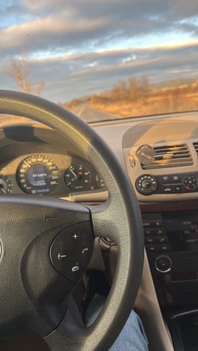 Mercedes-Benz E 200, снимка 5