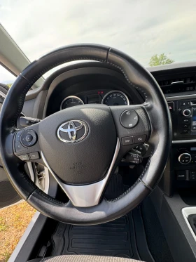 Обява за продажба на Toyota Auris 2.0 D4D ~15 999 лв. - изображение 8