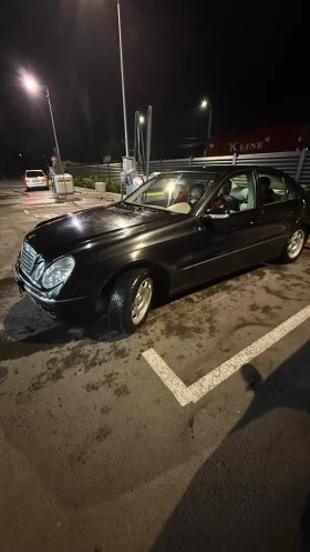 Mercedes-Benz E 200, снимка 6