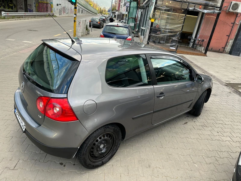 VW Golf 1.6i 102, снимка 17 - Автомобили и джипове - 45289199