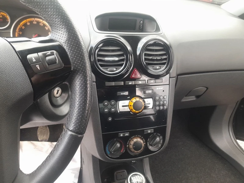 Opel Corsa 1.2BENZ-GAZ, снимка 5 - Автомобили и джипове - 47612944