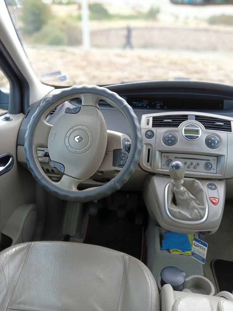 Renault Scenic, снимка 7 - Автомобили и джипове - 47318208