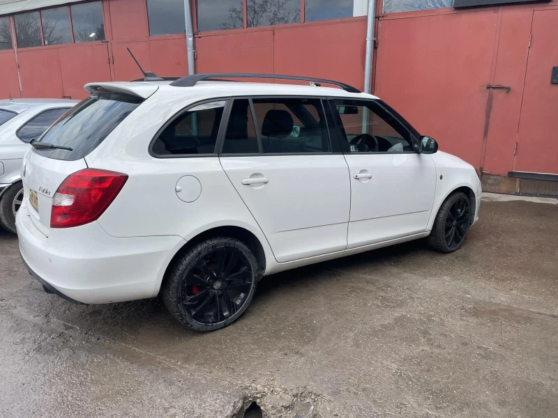 Skoda Fabia 1.4 tsi, снимка 7 - Автомобили и джипове - 48628836