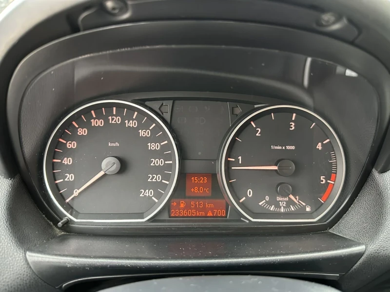 BMW 120 D, снимка 14 - Автомобили и джипове - 48681331