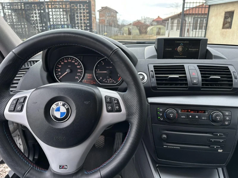 BMW 120 D, снимка 13 - Автомобили и джипове - 48681331