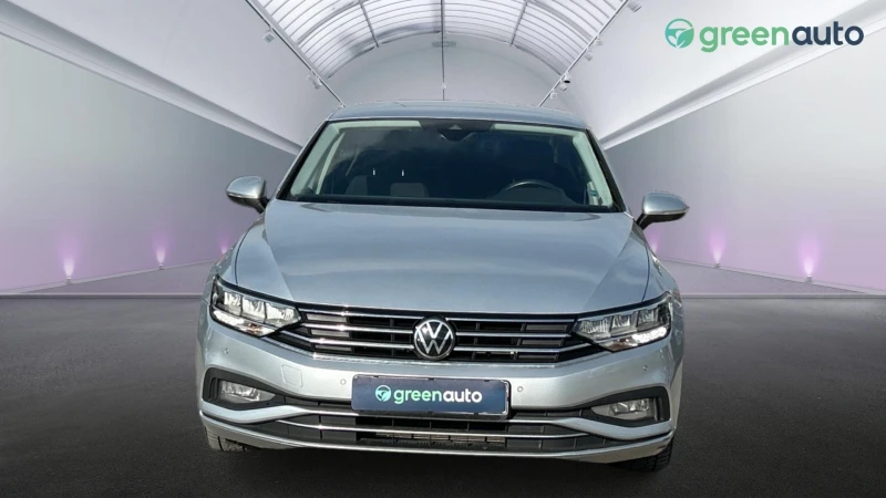 VW Passat VW Passat 2.0 TDi SCR DSG, Месечна вноска от 490 л, снимка 5 - Автомобили и джипове - 49184813