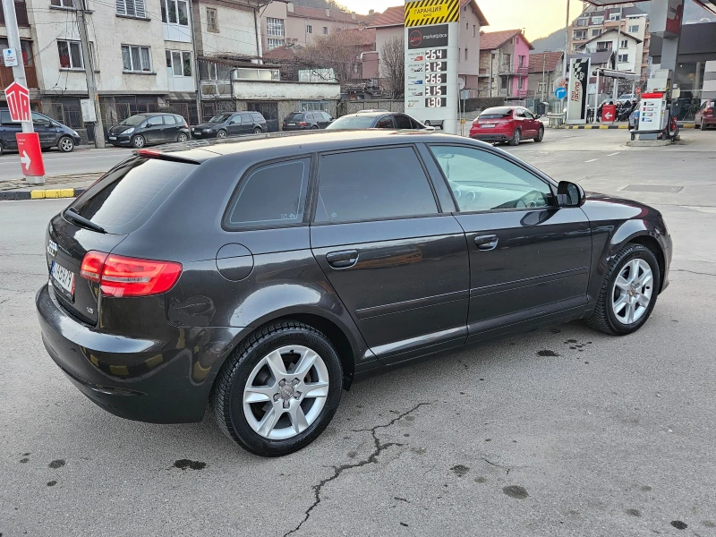 Audi A3 1.6 Климатрон/Става на газ, снимка 6 - Автомобили и джипове - 49403451