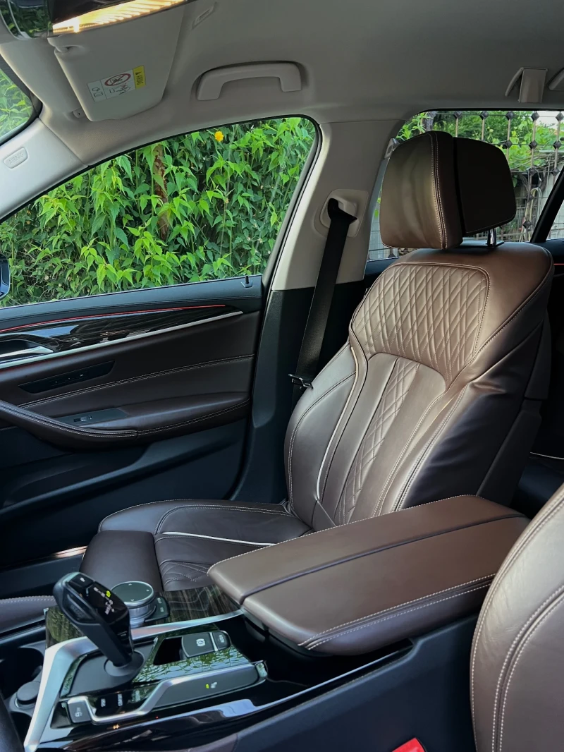 BMW 520 xDrive Luxury Line, снимка 10 - Автомобили и джипове - 52467266