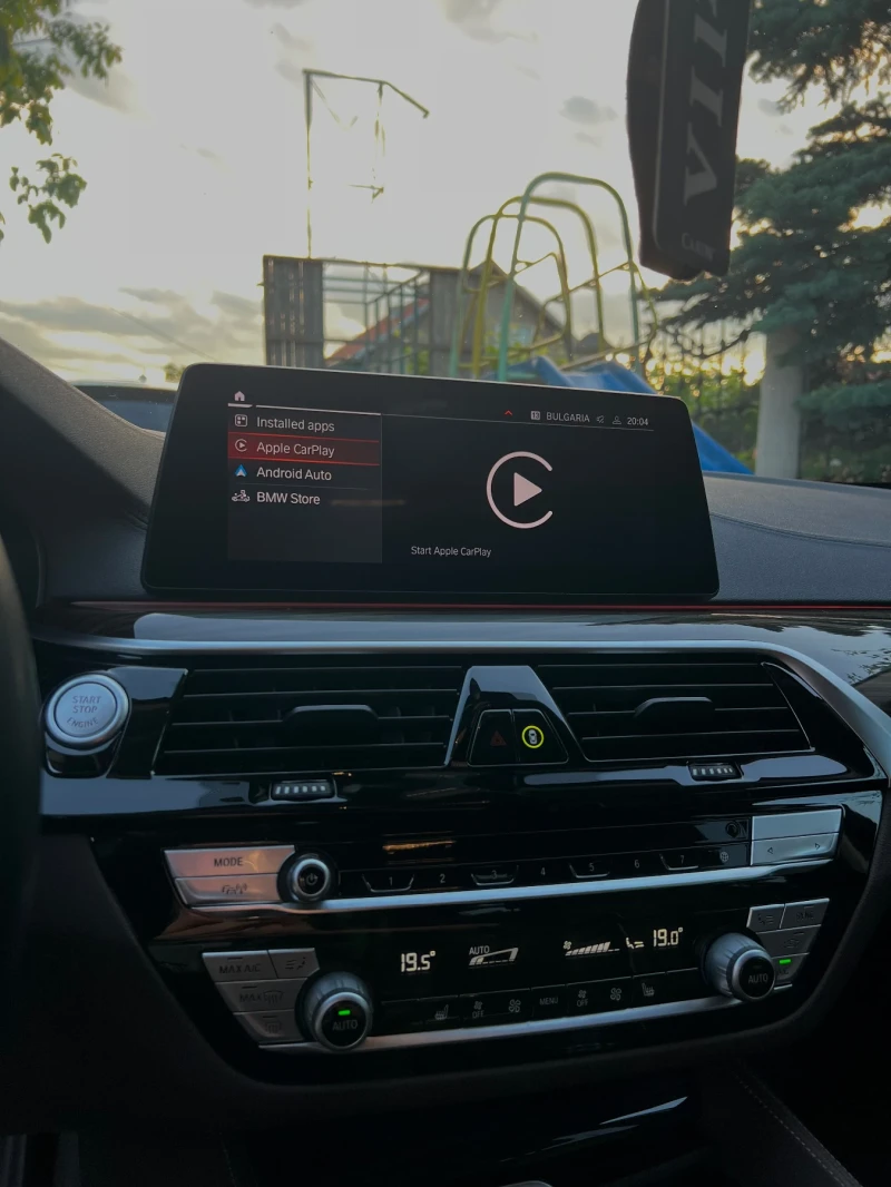 BMW 520 xDrive Luxury Line, снимка 11 - Автомобили и джипове - 52467266