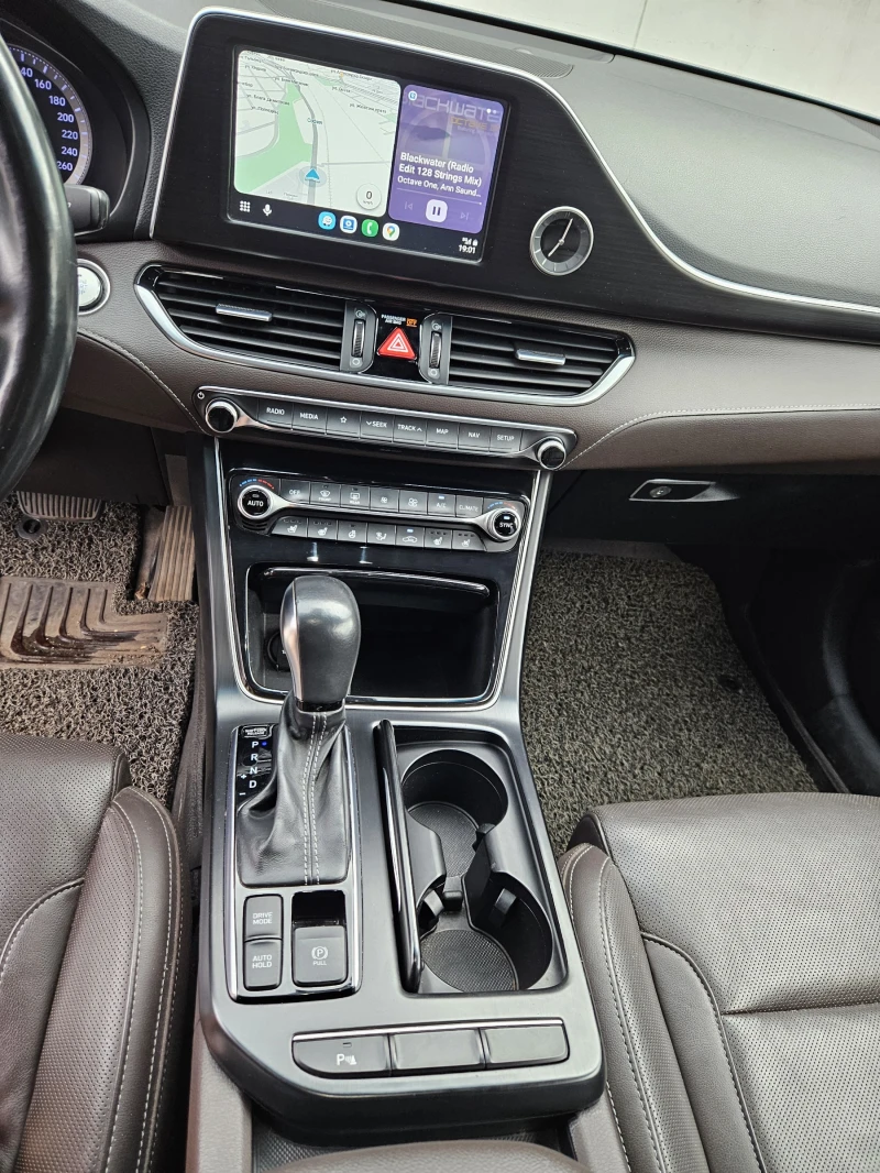 Hyundai Grandeur, снимка 11 - Автомобили и джипове - 51044829