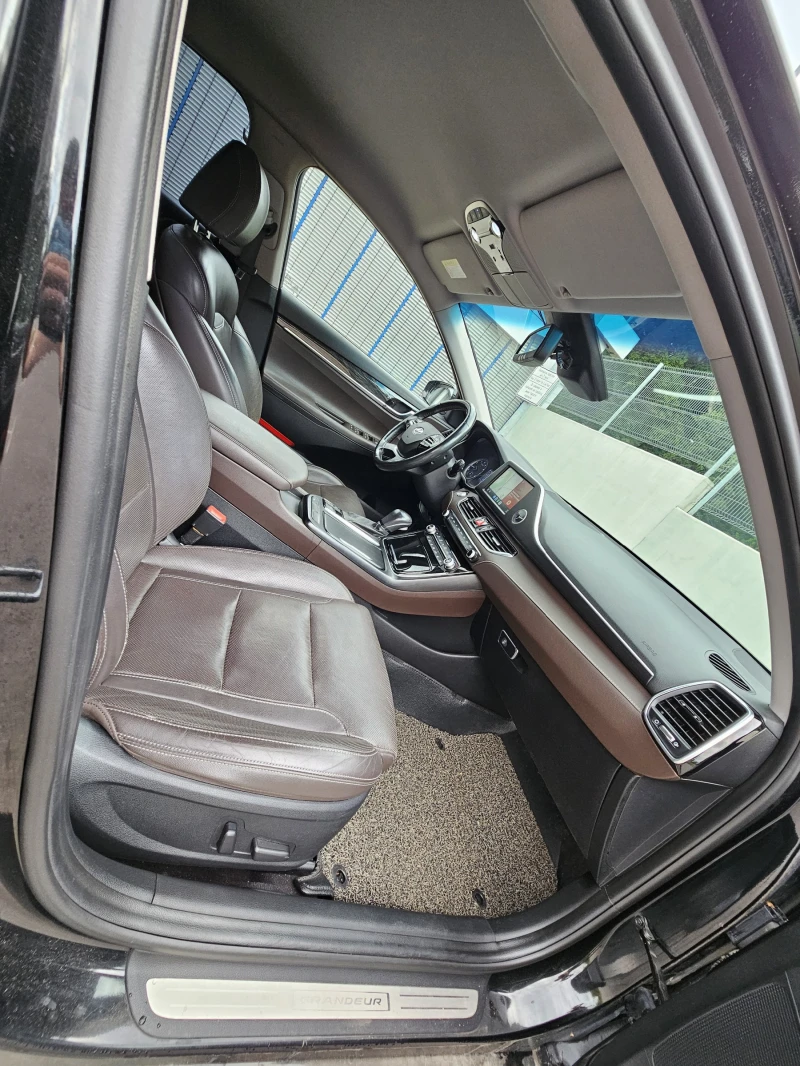 Hyundai Grandeur, снимка 15 - Автомобили и джипове - 51044829