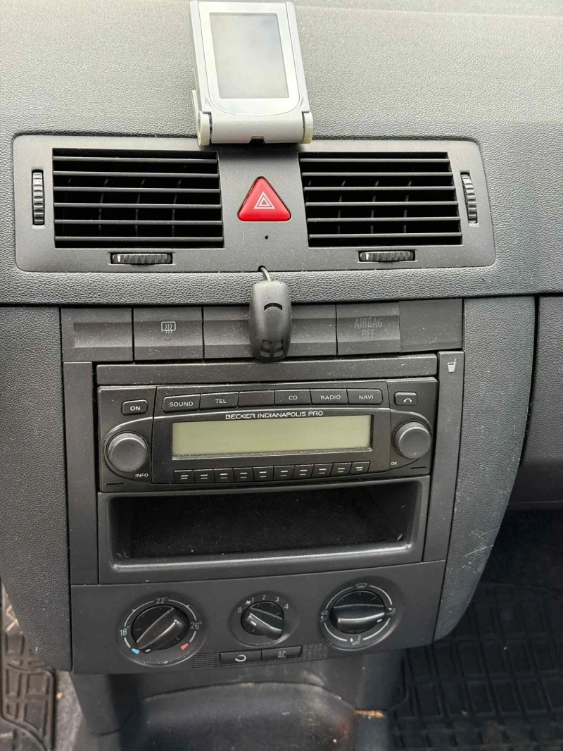 Skoda Fabia, снимка 7 - Автомобили и джипове - 51203645