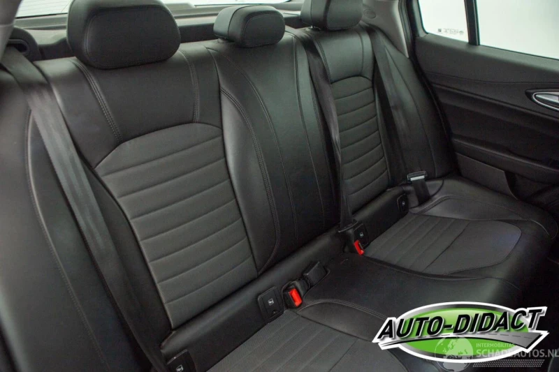 Alfa Romeo Giulia, снимка 16 - Автомобили и джипове - 51935537