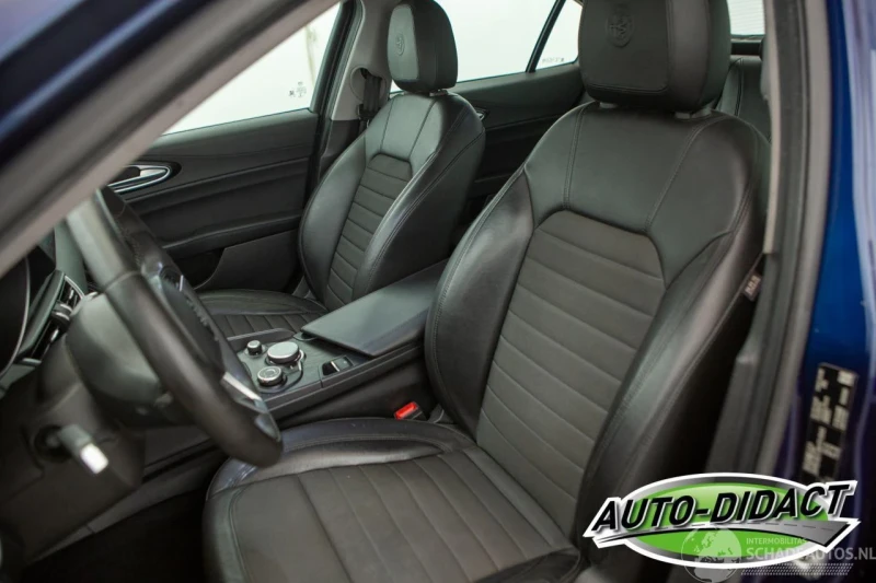 Alfa Romeo Giulia, снимка 15 - Автомобили и джипове - 51935537