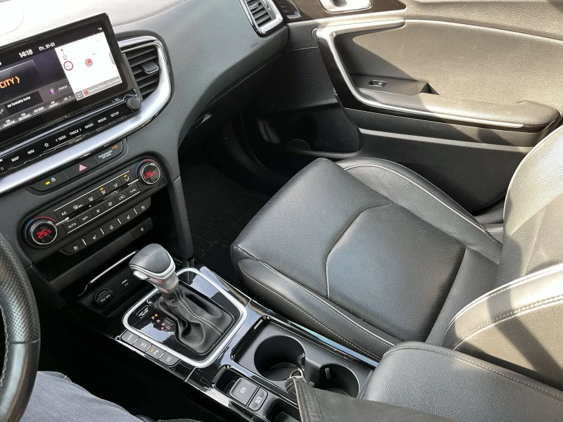 Kia XCeed GT Line, снимка 11 - Автомобили и джипове - 52527036