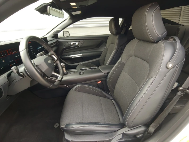 Ford Mustang GT * * CARFAX * * АВТО КРЕДИТ * * , снимка 9 - Автомобили и джипове - 52673825