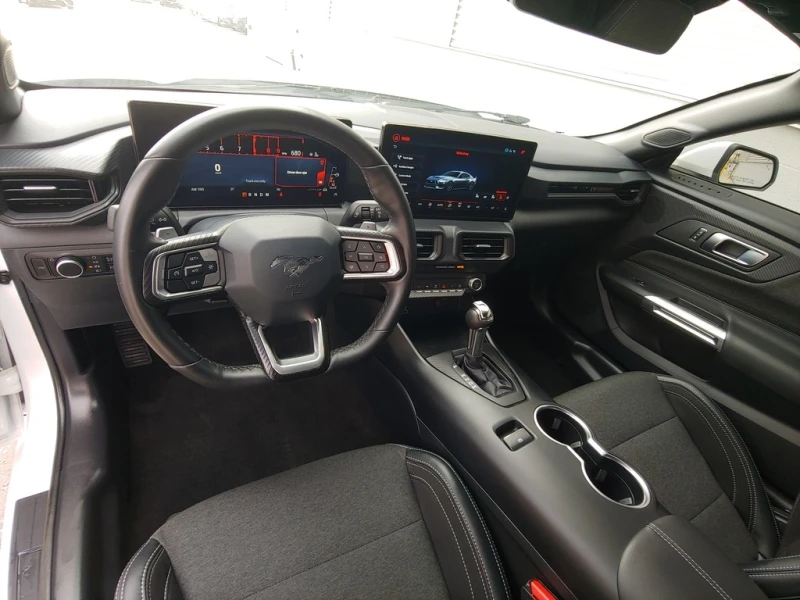 Ford Mustang GT * * CARFAX * * АВТО КРЕДИТ * * , снимка 10 - Автомобили и джипове - 52673825