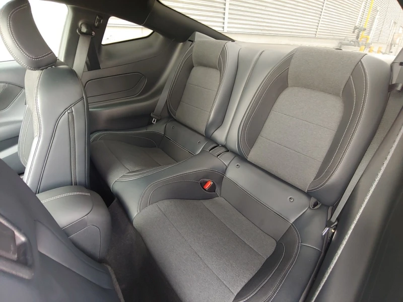 Ford Mustang GT * * CARFAX * * АВТО КРЕДИТ * * , снимка 16 - Автомобили и джипове - 52673825